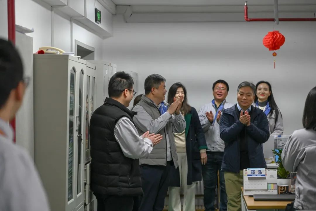 新年开新局 易利ezweb人一起龙行龘龘