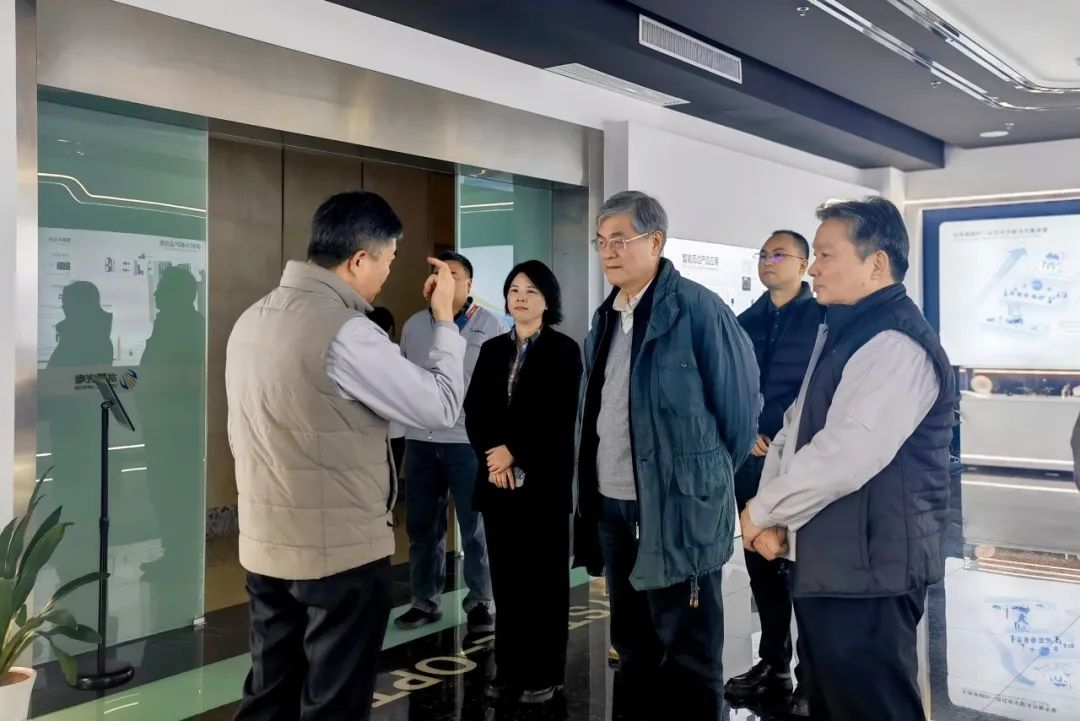 潘云鹤院士莅临易利ezweb光电考察指导