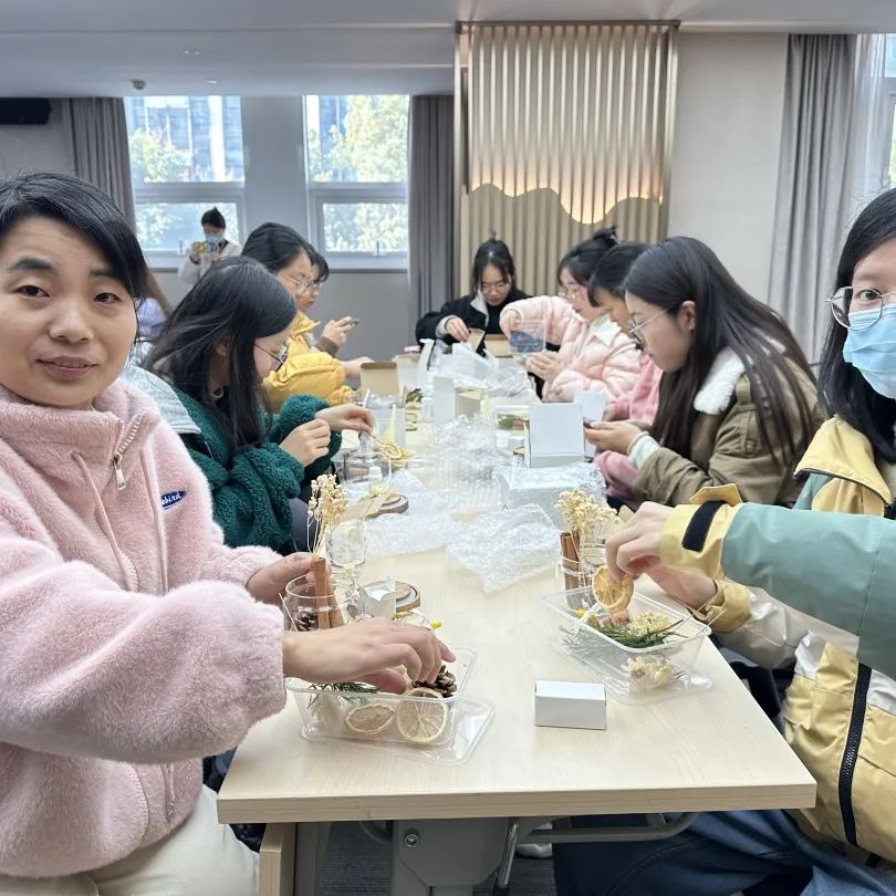 巾帼筑梦  不负青春 | 易利ezweb光电庆三八妇女节活动