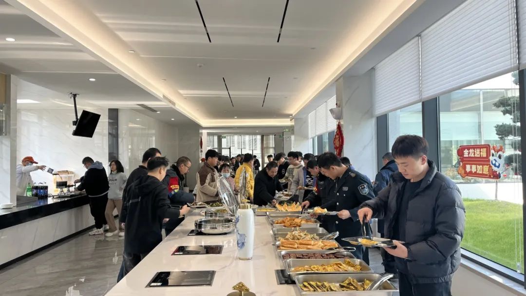 温暖迎春  共庆新年｜易利ezweb光电后勤包管在行动