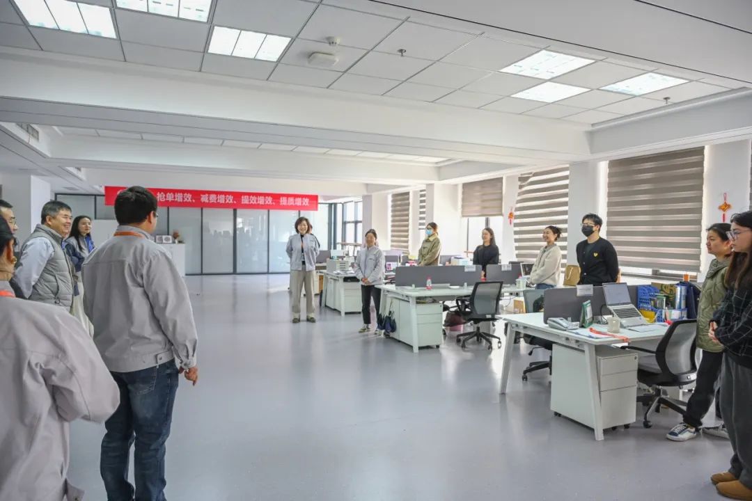 新年开新局 易利ezweb人一起龙行龘龘