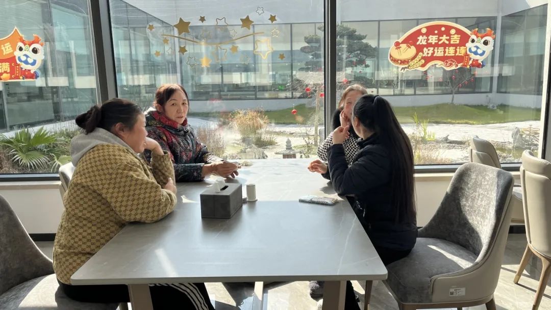 温暖迎春  共庆新年｜易利ezweb光电后勤包管在行动