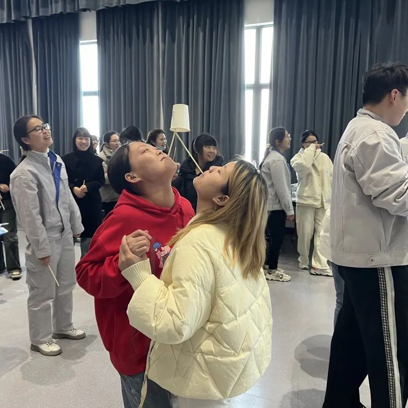 巾帼筑梦  不负青春 | 易利ezweb光电庆三八妇女节活动