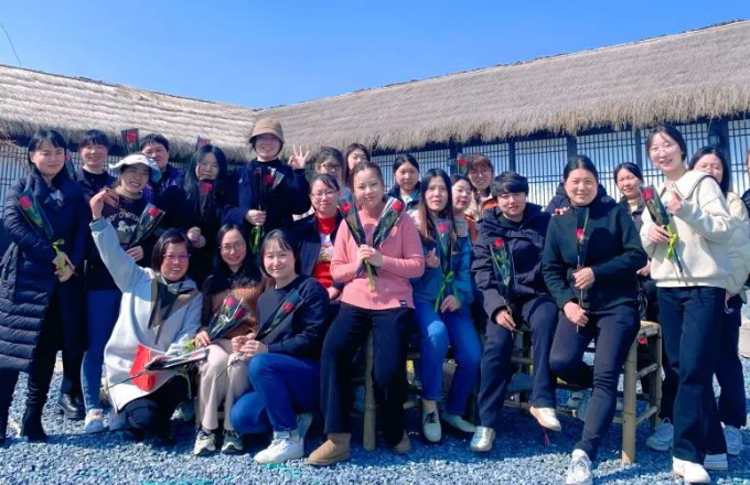 巾帼筑梦  不负青春 | 易利ezweb光电庆三八妇女节活动