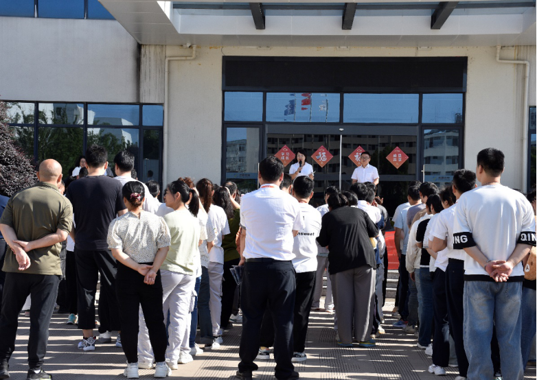 江西易利ezweb庆端午“凝心聚力 ‘绳’采飞扬”角逐活动圆满举行