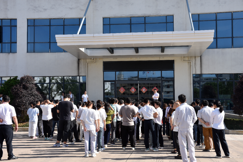 江西易利ezweb庆端午“凝心聚力 ‘绳’采飞扬”角逐活动圆满举行